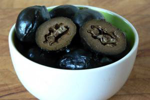 طرز تهیه ترشی گردو 20 ترشی گردو, ترشی گردو با پوست سبز, ترشی گردو با تمر هندی, ترشی گردو با رب انار, ترشی گردو برای دیابت, ترشی گردو تازه, ترشی گردو نرسیده, ترشی گردو همدانی, ترشی گردوی همدان